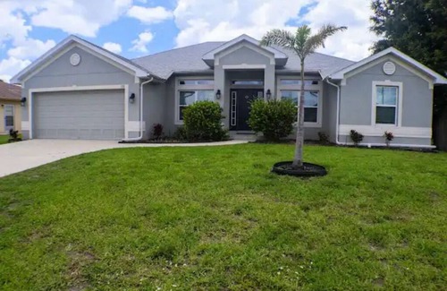 Oakland Hills House | Newley Built/Heated Pool/Canal Views/Level 2 EV Charger