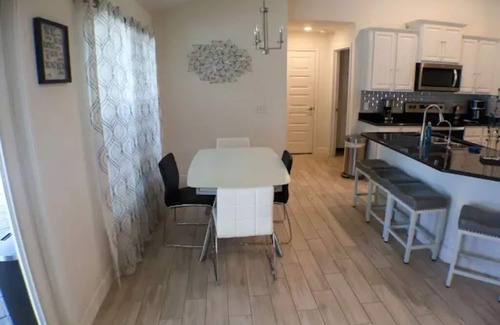 Oakland Hills House | Newley Built/Heated Pool/Golf Course Views/Sleeps 9