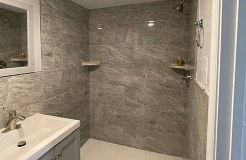 Stonewood-Pentwood-Winston Apartment | Newley Renovated, modern and cozy, close to Baltimore and Towson!