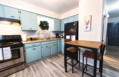 Marion House | *NewListing* 1 BR Home | Wifi | Pet Friendly | IWU