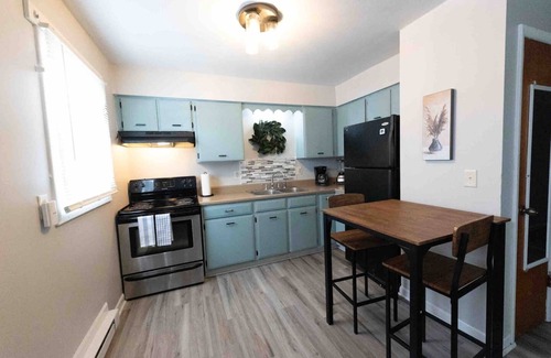 Marion House | *NewListing* 1 BR Home | Wifi | Pet Friendly | IWU