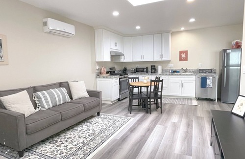 La Crescenta House | Newly built home in La Crescenta-Montrose