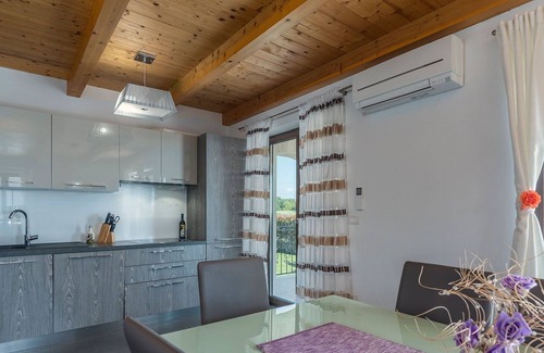 Montizana Cabin | Newly built 4 bedrooms holiday house with pool, fully air-conditioned, garden