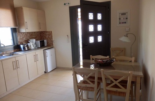 Vlachata House | Newly Built and Independent Villas, with Great Sea and Mountain Views