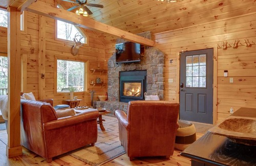 Bethel House | Newly Built Bethel Log Cabin with Deck, Near Skiing!