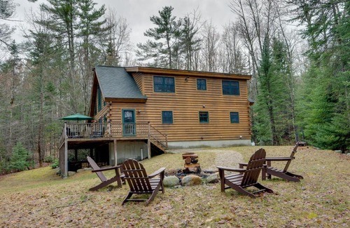 Bethel House | Newly Built Bethel Log Cabin with Deck, Near Skiing!