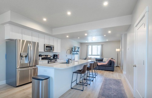 American Fork House | Newly Built Chic Utah Valley Gem l Theo