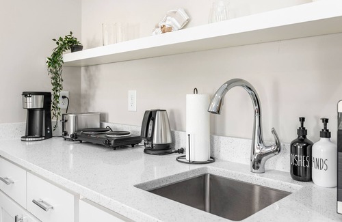 Durham Apartment | Newly Built Guest House - Private Garage