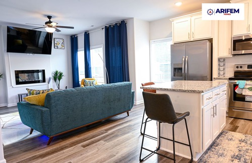 Church Street House | Newly built home 7-10 min from Atlanta Airport, convenience&comfort in mind