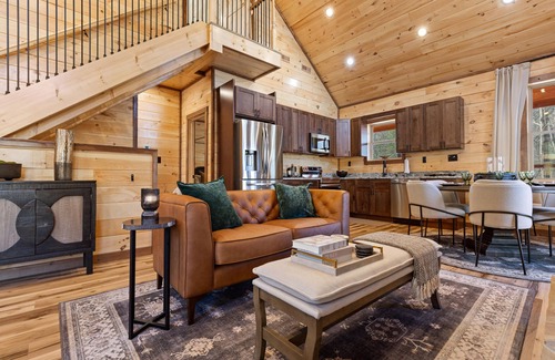 Pigeon Forge Cabin | Newly Built, Lux Pet-Friendly Cabin in a Great Location Near Pigeon Forge