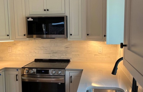 Potomac West House | Newly Built Luxury Home in Old Town Alexandria; Walk to Metro, Dining, Shops