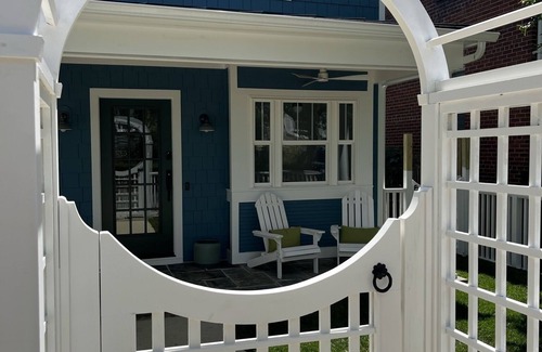 Potomac West House | Newly Built Luxury Home in Old Town Alexandria; Walk to Metro, Dining, Shops