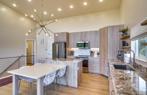 Mammoth Creek House | Newly Built, Modern Alton Cabin on 4 Acres!