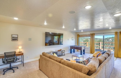 Mammoth Creek House | Newly Built, Modern Alton Cabin on 4 Acres!