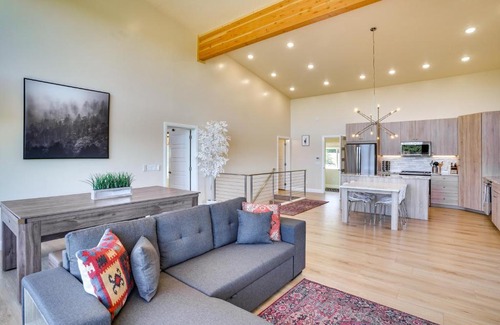 Mammoth Creek House | Newly Built, Modern Alton Cabin on 4 Acres!