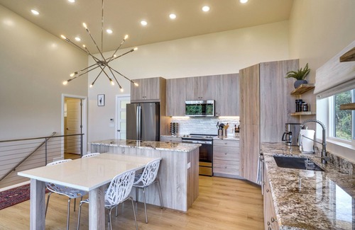 Mammoth Creek Cabin | Newly Built, Modern Alton Cabin on 4 Acres!
