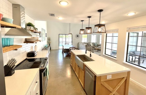 Pharr House | Newly built modern farmhouse w/private pool! Central location