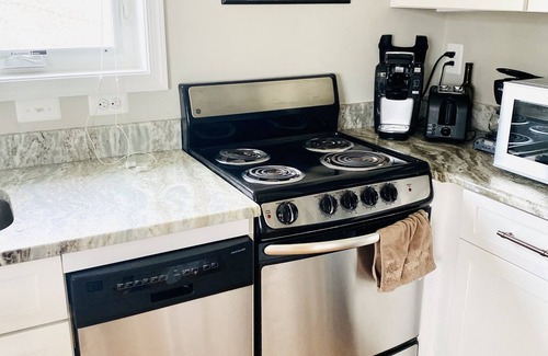 Nauck House | Newly Built Private Large Studio Apt in Arlington