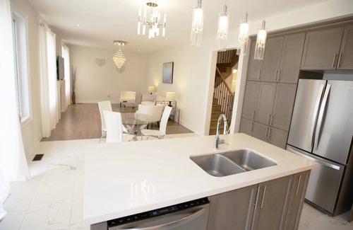 East Gwillimbury House | Newly-built Spacious Detached House for You in East Gwillimbury