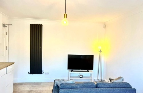 Laindon Apartment | Newly-Built Studio Near Laindon Station
