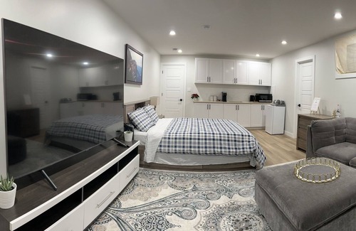 Regina House | Newly built suite