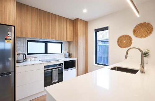 Saint Kilda Apartment | Newly Built Unit In St Kilda Modern Amenities