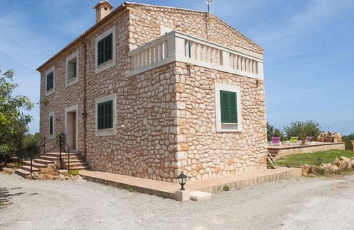 S'alqueria Blanca House | newly built villa, Quiet Location, Rustic Style, Swimming Pool