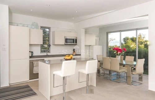 Pelican Key Villa | NEWLY BUILT VILLA FRANGIPANI 2nd Row Beachfront