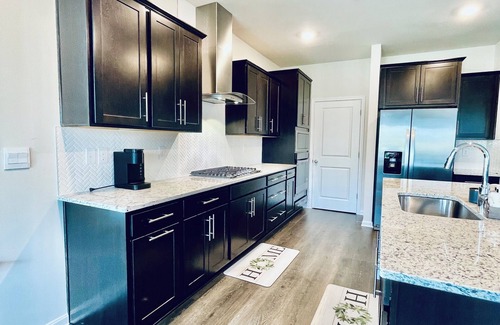 Frederick House | Newly constructed 6 bedroom home