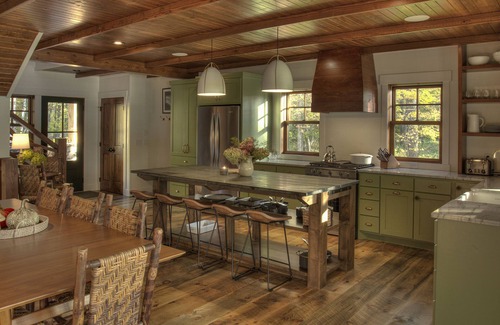 Crosslake House | Newly Constructed Lakeside Cottage-Heavenly Porch-2 Fireplaces-Includes Pontoon!
