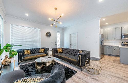 Ybor City House | Newly constructed modern home in Ybor City