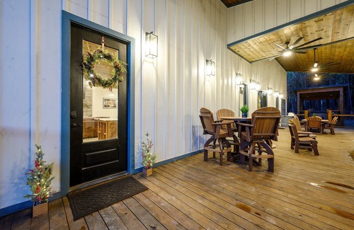 Pickens Cabin | Newly Constructed Wild Thang, a spacious 6-bedroom retreat with a pickleball court