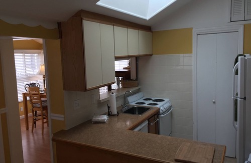 Ortley Beach House | Newly Decorated 2BR Cottage Lavallette, Sleeps 5, I/O Shwrs, A/C,Wi-Fi W/D