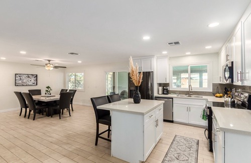 Mesa House | Newly furnished 3bed/2 bath with private pool and modern amenities