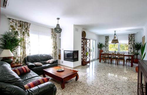 El Vendrell House | Newly furnished cozy house next to the beach
