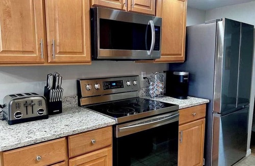 Biggar Condo | Newly Furnished & Remodeled Gulf Coast condo close to shopping beaches & airport