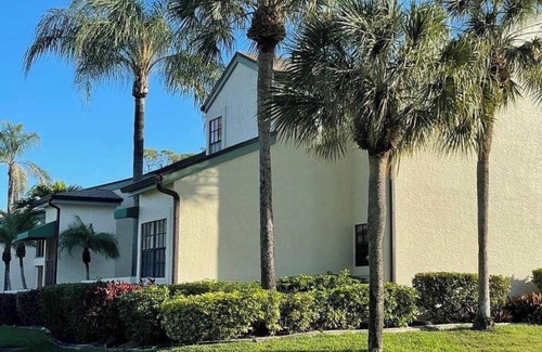 Biggar Condo | Newly Furnished & Remodeled Gulf Coast condo close to shopping beaches & airport