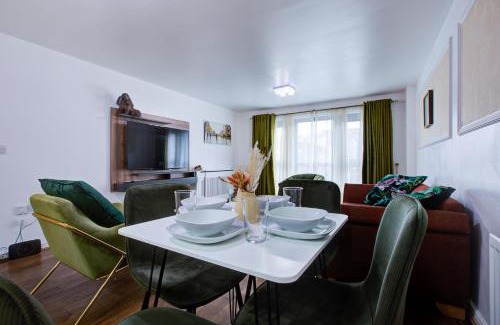 Whittington Apartment | Newly furnished stunning 2 bedroom flat
