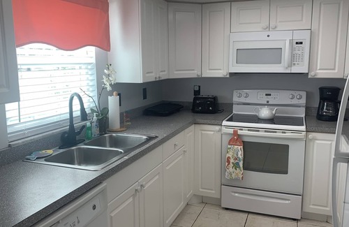 Englewood Condo | Newly Listed 1st Floor ground level Condominium, 2 Bed, 2 Bath Unit 10-101.