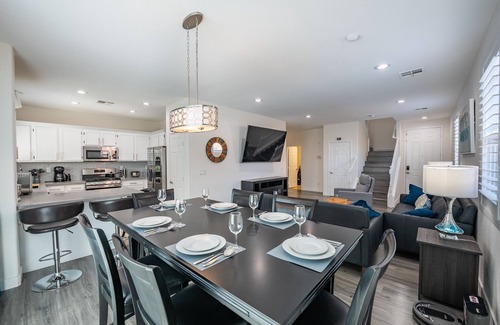 Enterprise House | NEWLY LISTED - Beautifully Remodeled 5 bedroom home, Large Gazabo with Spa!