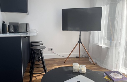 Selhurst Apartment | Newly Refurbished 1-bed Apartment in Croydon Se25