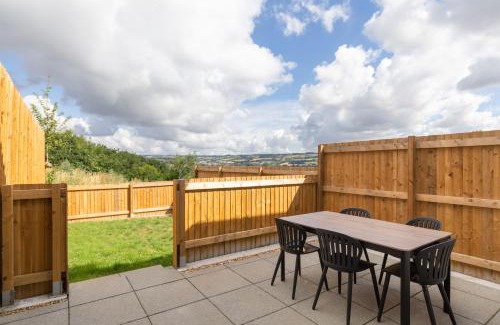 Newton St Loe Apartment | Newly Refurbished Home Short Drive to Bath Centre