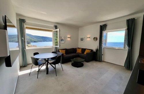 Komiza Apartment | Newly Refurbished Komiza Haven