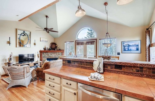 Frisco House | Newly Relisted! Balcony Views of Lake Dillon, Quiet Neighborhood, Garage Parking