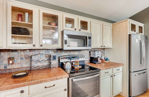 Frisco House | Newly Relisted! Balcony Views of Lake Dillon, Quiet Neighborhood, Garage Parking