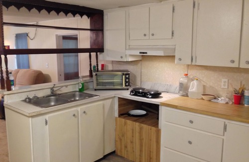 Pine Bay House | Newly remodel private home close to all attractions. sleep 4~6.