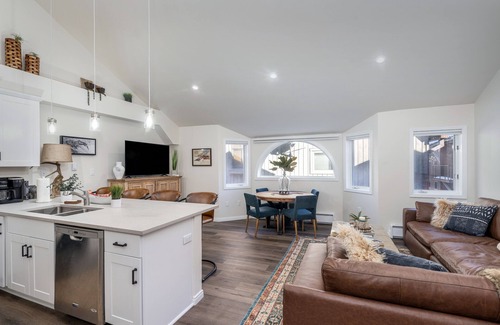 Telluride Condo | Newly Remodeled 2nd floor Lulu City Condo
