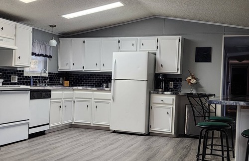Hibbing House | Newly remodeled 3 bedroom home located on 5 acres. Minutes from Hibbing.