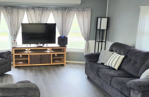 Hibbing House | Newly remodeled 3 bedroom home located on 5 acres. Minutes from Hibbing.