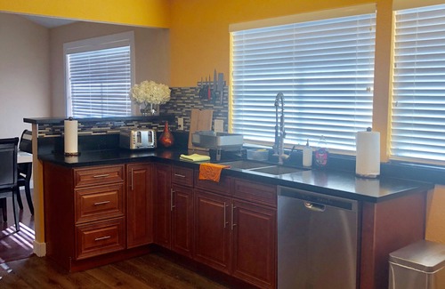 Las Vegas House | Newly Remodeled 4bedroom 3bath 5 mins drive to Strip,heated pool